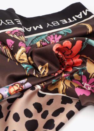 Foulard M imprimé floral 90×90 Negro-Naranja